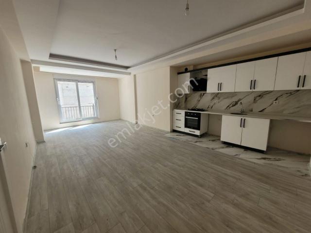 Esentepe'de Kiralık 2+1 Açık Mutfak 1.kat Geniş Daire