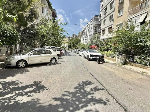 Esenyalıda Merkezi Konumda Full Tadilatlı 2+1 Kiralık Daire