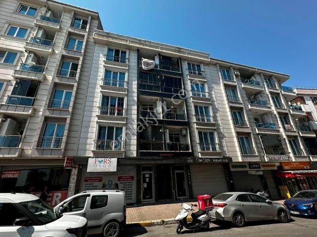 Esenyurt Turgut Özal Mahallesinde, Torium Avm Nin Yanıbaşında, Metrobüse 3 Dk Satılık Daire 2+1