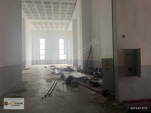 Esenyurt Akçaburgaz'da KDV Avantajlı İskanlı H:9.5 m İşyeri
