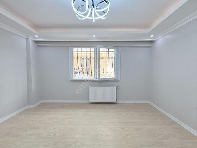 Esenyurt Caddeye Yakın 1+1 Geniş Kullanışlı Giriş Seviyesinde Daire