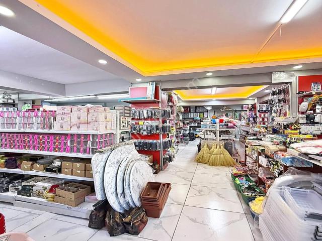 Esenyurt Cumhuriyet Caddesi 170m2 Eşyasız Dükkan 5.500.000tl