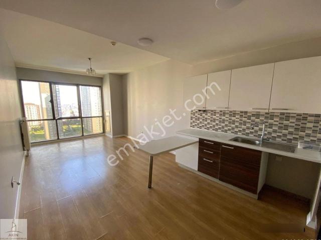 Esenyurt İnnovia 2 Havuz Cephe 1+1 Kiralık Daire