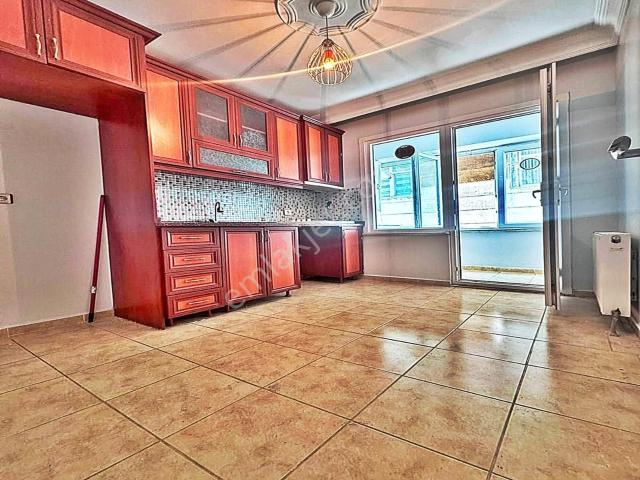 Esenyurt Kıraç Osmangazi Mah. 1.kat 2+1 100m2 Balkonlu 2.740.000