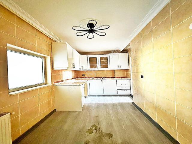 Esenyurt Kıraç Osmangazi Mah. Papatya Caddesinde 2.kat 3.050.000