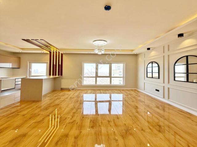 Esenyurt Kıraç Star Towers Sitesinde Acil Satılık 2+1 Daire