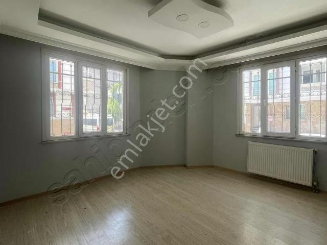 Esenyurt Kiralık 2+1 Yüksek Giriş Daire 75m²
