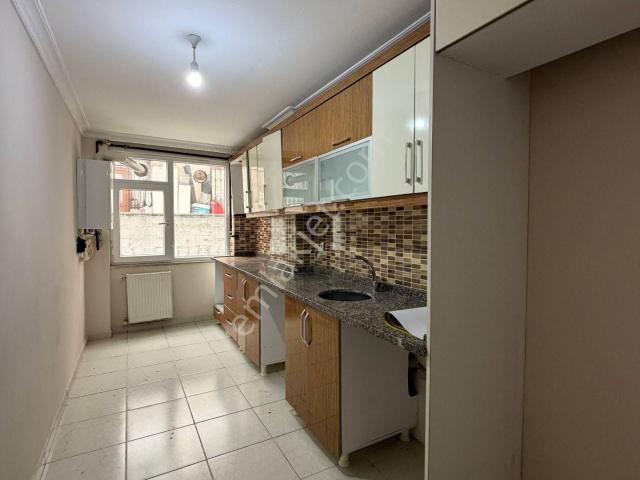 Esenyurt Mehterçeşme Mahallesi 2+1 Kiralık Boş Daire 1.kat Arka Cephe Metrobüse Yürüme Mesafesinde