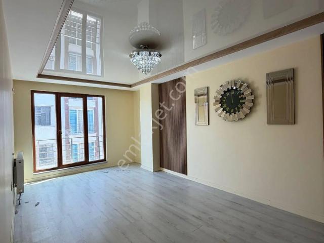 Esenyurt Mehmet Akif Ersoy Mahallesi 2+1 Kiralık Boş Daire Metrobüse Yakın Balkonlu Asansörlü