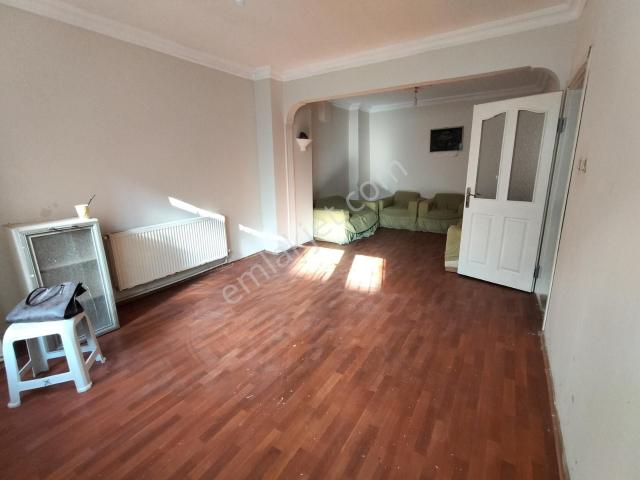 Esenyurt Mehmet Akif Ersoy'da Kiralık 2+1 Bahçe Kat Daire
