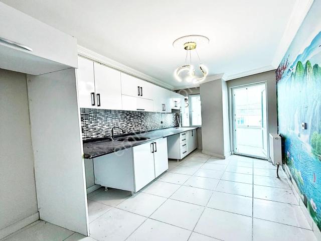 Esenyurt Merkez Mahallesinde 4.kat Asansörlü 125m2 3.500.000 Tl