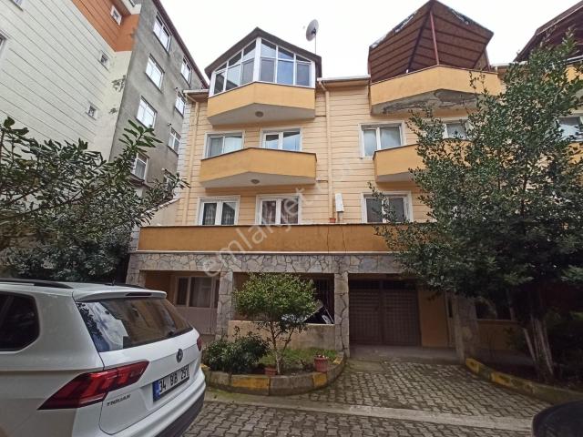 Esenyurt Merkezde Özyurtlar Avm Arkasında 220 M2 Tripleks Villa