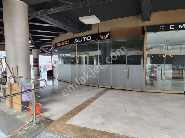 Esenyurt Otoport Balkon Kullanımlı Satılık Mağaza
