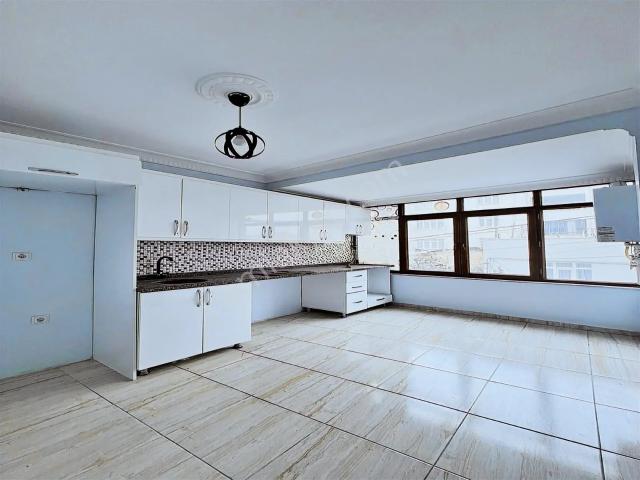 Esenyurt Selahaddin Eyyubi Mh. Kiralık 3+1 Ara Kat Daire