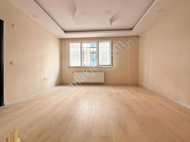 Esenyurt Süleymaniye Mah 2+1 70 M2 Bahçe Katı Kelepir Daire