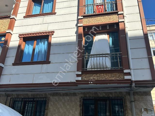 Esenyurtta Merkezi Konumda Ebeveyn Banyolu Geniş 2+1 Satılık