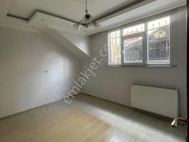 Esenyurt'ta Kiralık 2+1 Bahçe Katı Daire