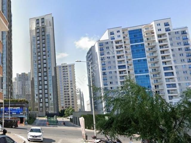 Esenyurt'ta Satılık 350 M2 Dükkan