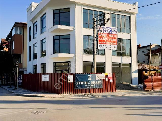Eser Okulu Yanı Satılık Komple Yeni Köşe Bina 1 Dük.4 Ofis
