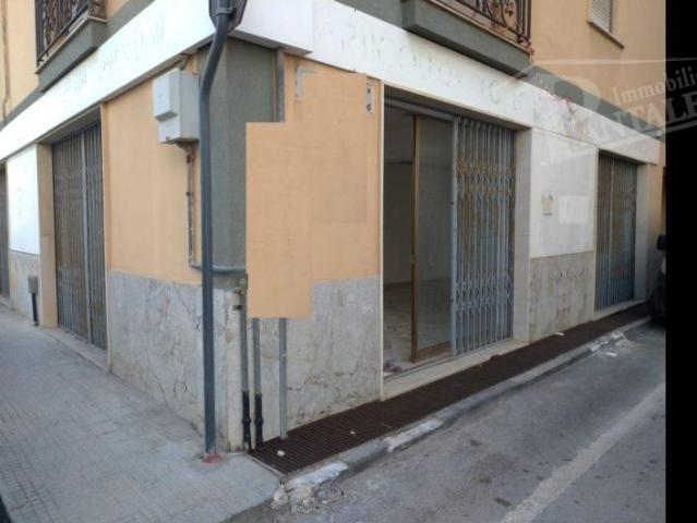 Esercizio commerciale in affitto a Marsala