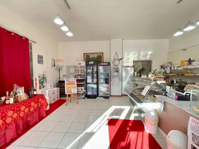 Esercizio commerciale in affitto a Montelupo Fiorentino