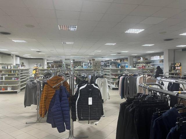 Esercizio commerciale in affitto a Aulla
