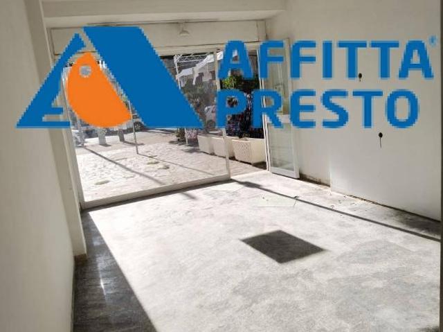 Esercizio commerciale in affitto a Cervia