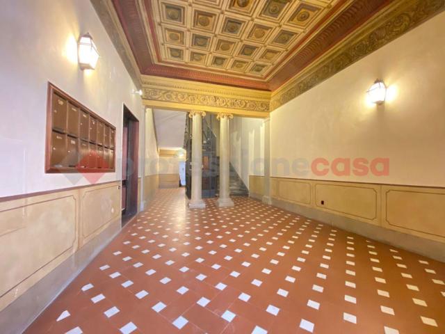 Esercizio commerciale in affitto a Firenze