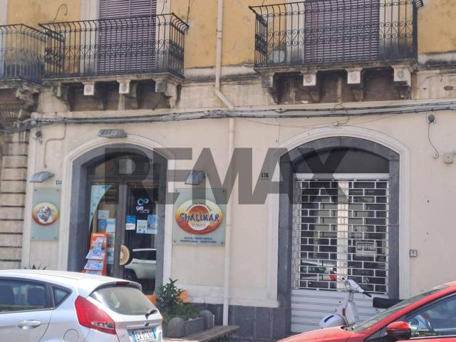 Esercizio commerciale in affitto a Giarre