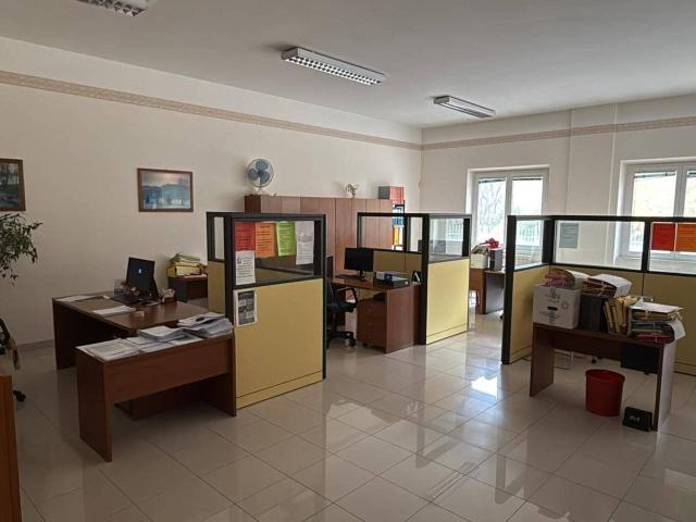 Esercizio commerciale in affitto a Grottazzolina