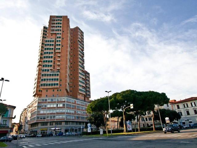 Esercizio commerciale in affitto a Livorno