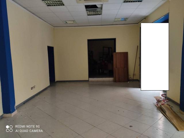 Esercizio commerciale in affitto a Livorno