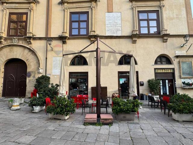 Esercizio commerciale in affitto a Palermo