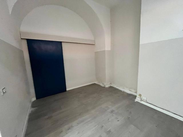Esercizio commerciale in affitto a Pisa