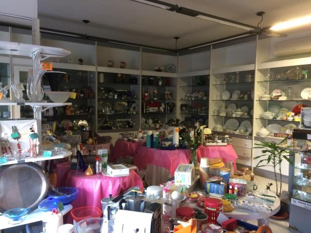 Esercizio commerciale in affitto a Pisa