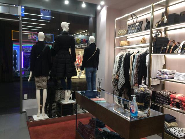 Esercizio commerciale in affitto a Pisa
