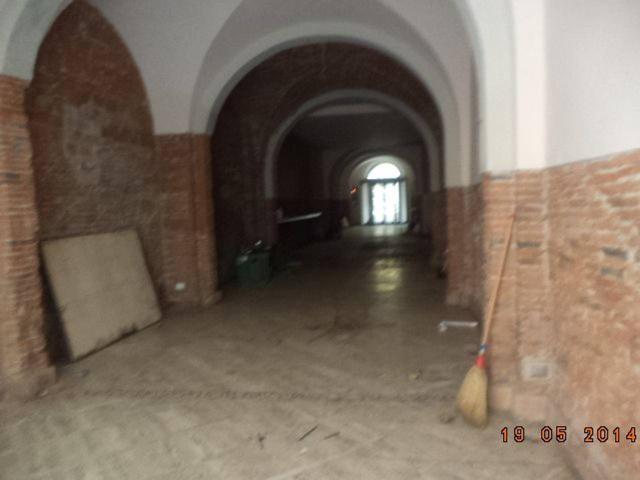 Esercizio commerciale in affitto a Pontedera