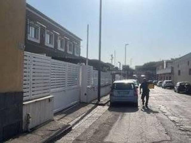 Esercizio commerciale in affitto a San Giorgio A Cremano