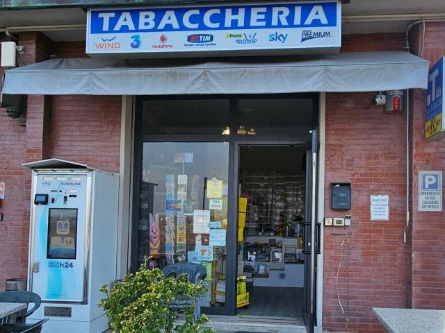 Esercizio commerciale in affitto a San Lazzaro Di Savena