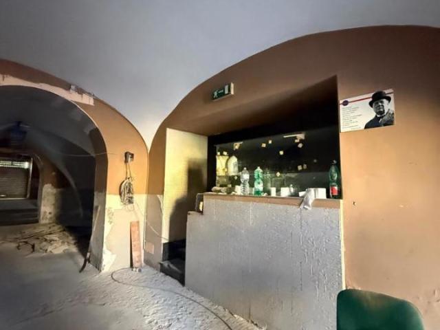 Esercizio commerciale in affitto a Somma Vesuviana