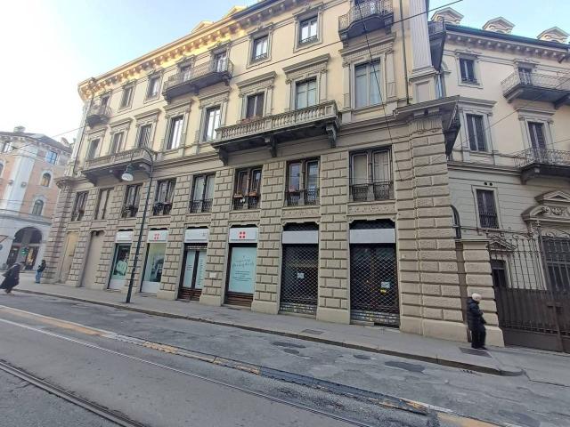 Esercizio commerciale in affitto a Torino