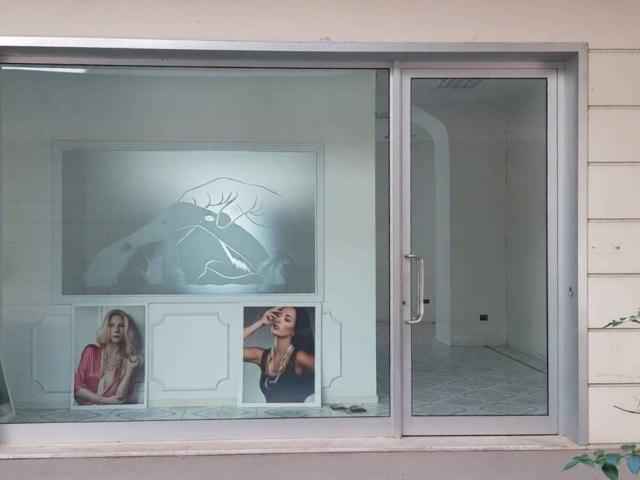 Esercizio commerciale in vendita a Marcianise
