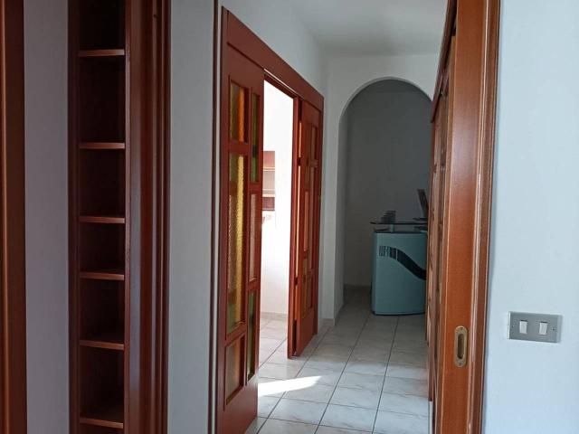 Esercizio commerciale in vendita a Marsicovetere