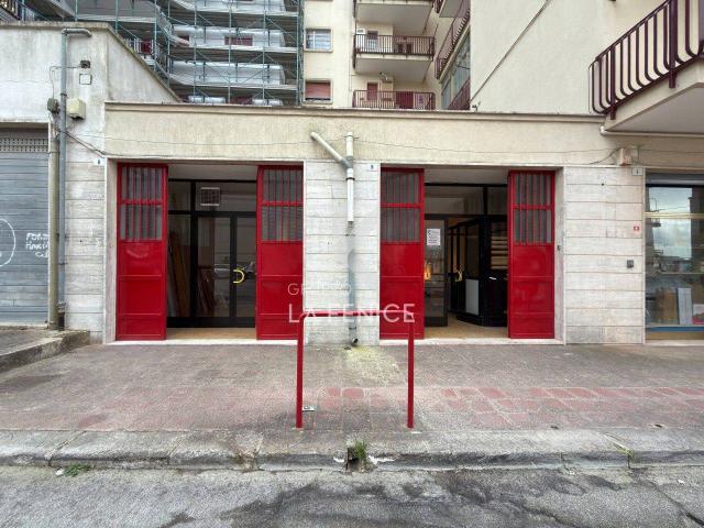 Esercizio commerciale in vendita a Martina Franca