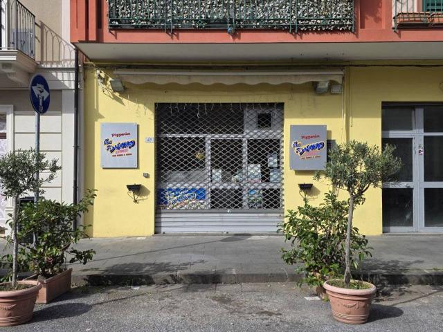 Esercizio commerciale in vendita a Milazzo