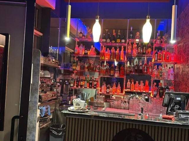 Esercizio commerciale in vendita a Milano