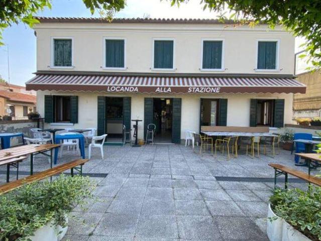 Locale commerciale in vendita a Mira
