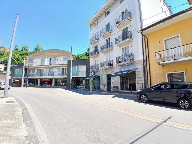 Esercizio commerciale in vendita a Avellino