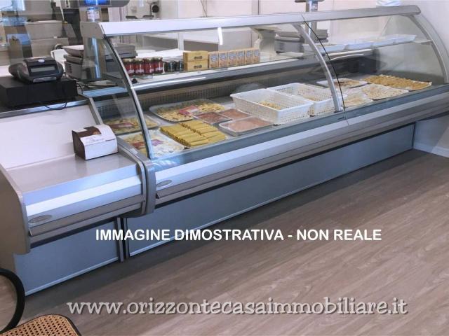 Esercizio commerciale in vendita a Ascoli Piceno