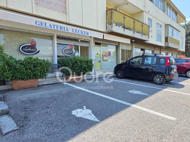 Esercizio commerciale in vendita a Buia